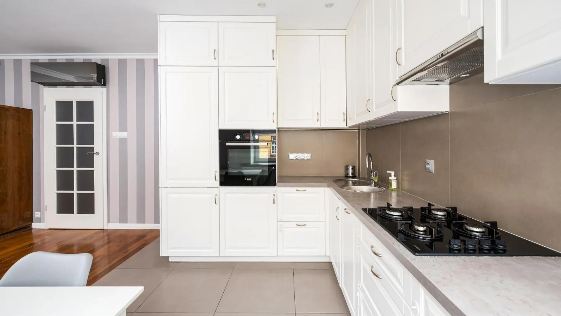 Wilcza City Centre Cosy Apartment 바르샤바